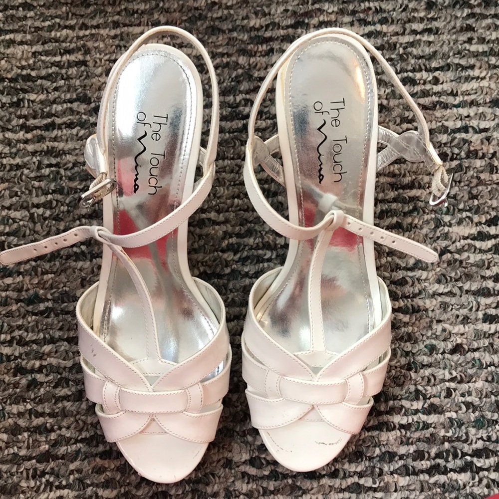 White Wedges